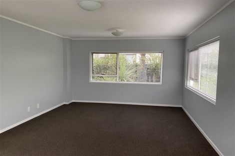Photo of property in 2/50 Seaview Road, Castor Bay, Auckland, 0620