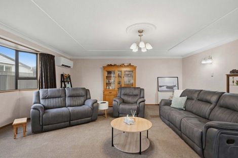 Photo of property in 37 Renfrew Street, Waikiwi, Invercargill, 9810