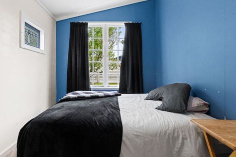 Photo of property in 33 Kiharoa Street, Otaki Beach, Otaki, 5512