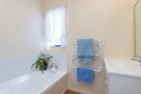 Photo of property in 132b Stokes Valley Road, Stokes Valley, Lower Hutt, 5019