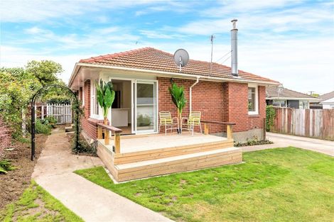 Photo of property in 72 Cutts Road, Russley, Christchurch, 8042