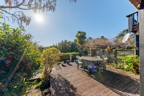 Photo of property in 27 Donnelly Street, Oakura, 4314