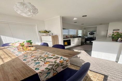 Photo of property in 1/31 Captain Scott Road, Glen Eden, Auckland, 0602