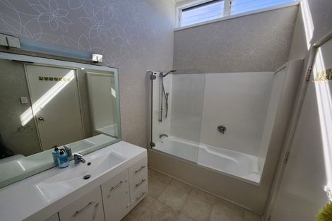 Photo of property in 6 The Anchorage, Sunnyhills, Auckland, 2010