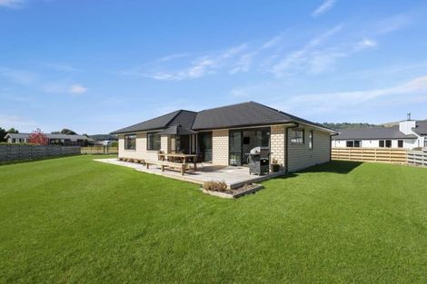 Photo of property in 27 Pukeko Way, Kinloch, Taupo, 3377