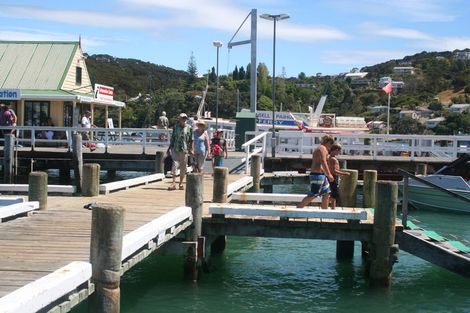 Photo of property in 129 Long Beach Road, Russell, 0202