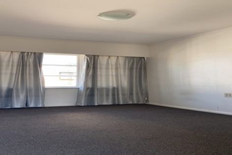 Photo of property in 24 Carbine Road, Mount Wellington, Auckland, 1060