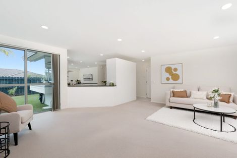 Photo of property in 28 Heversham Place, Glendene, Auckland, 0602