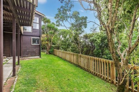 Photo of property in 35 Fyvie Avenue, Tawa, Wellington, 5028