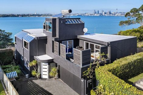 Photo of property in 2/81 Sylvan Avenue, Northcote, Auckland, 0627