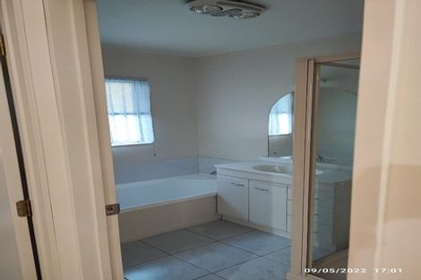 Photo of property in 25j Youngs Road, Papakura, 2110