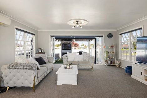 Photo of property in 166 Sandwich Road, St Andrews, Hamilton, 3200