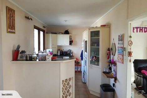 Photo of property in 212 Forrest Hill Road, Forrest Hill, Auckland, 0620