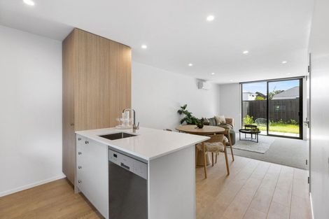 Photo of property in 4/90 Holly Road, St Albans, Christchurch, 8014