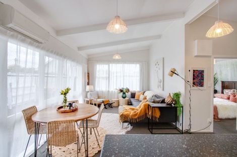 Photo of property in 2/204a Park Road South, Akina, Hastings, 4122