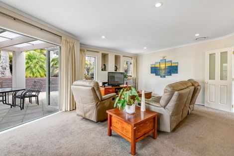 Photo of property in 4 Westminster Gardens, Unsworth Heights, Auckland, 0632