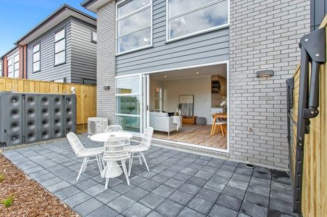 Photo of property in 27 William Calvert Drive, Swanson, Auckland, 0614