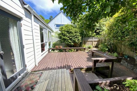 Photo of property in 35a Amapur Drive, Khandallah, Wellington, 6035