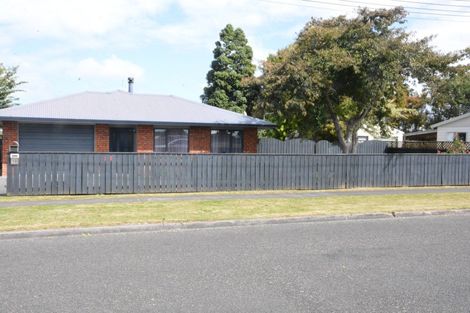 Photo of property in 12 Hunter Street, Normanby, Hawera, 4614