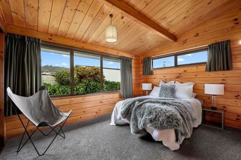 Photo of property in 10 Roband Crescent, Brown Owl, Upper Hutt, 5018