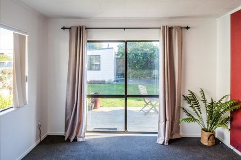 Photo of property in 16 Acheron Road, Paremata, Porirua, 5026