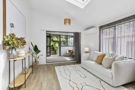 Photo of property in 68a Peterhouse Street, Tawa, Wellington, 5028