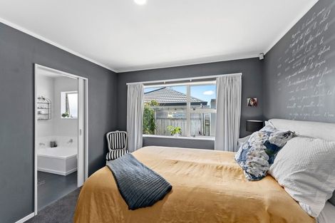 Photo of property in 5a Hemi Street, Waikanae, 5036