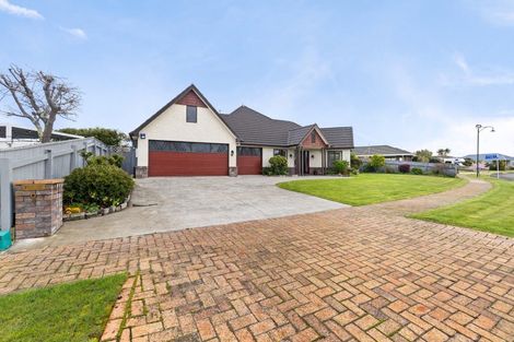 Photo of property in 9 Clearview Drive, Milson, Palmerston North, 4414