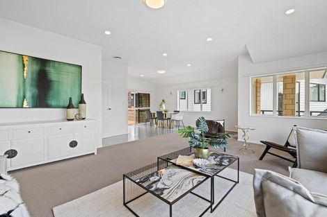 Photo of property in 14 Kinleith Way, Albany, Auckland, 0632