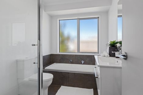 Photo of property in 52 Crown Street, Papamoa, 3118