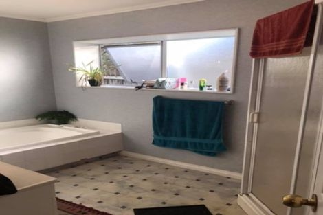 Photo of property in 16a Awanui Drive, Waikanae, 5036