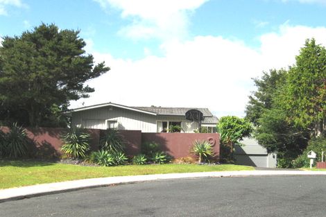 Photo of property in 9 Garmons Way, Castor Bay, Auckland, 0620