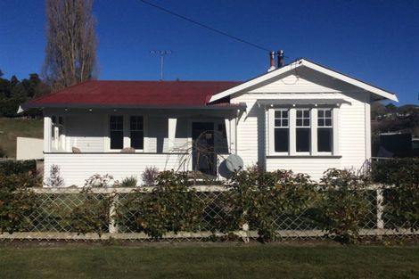 Photo of property in 16 Goldfinch Street, Taihape, 4720