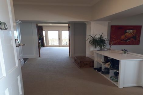 Photo of property in 10 Seacliffe Avenue, Belmont, Auckland, 0622