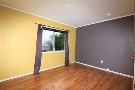 Photo of property in 63 Sheridan Drive, New Lynn, Auckland, 0600