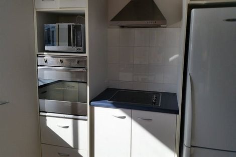 Photo of property in 5c/5 Kent Terrace, Mount Victoria, Wellington, 6011