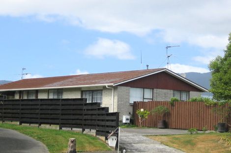 Photo of property in 9a Kansas Grove, Totara Park, Upper Hutt, 5018