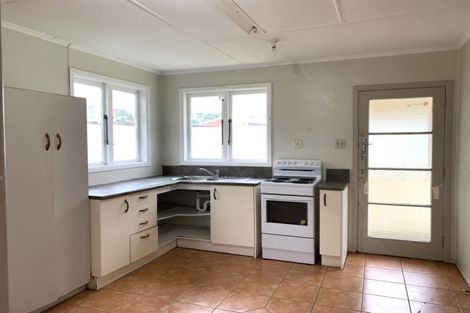 Photo of property in 37 Christmas Road, Manurewa, Auckland, 2102