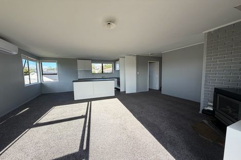 Photo of property in 28 Beauchamp Drive, Massey, Auckland, 0614