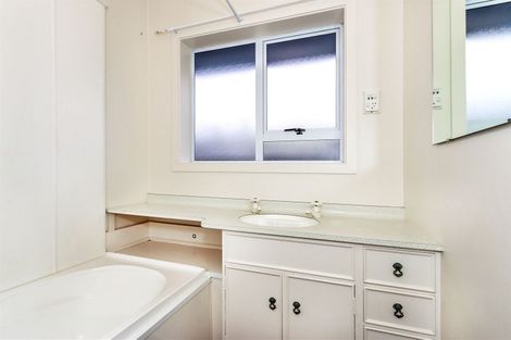 Photo of property in 40 Wilton Crescent, Bishopdale, Christchurch, 8053