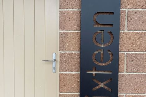 Photo of property in 16 Mcmullan Place, Oamaru North, Oamaru, 9400