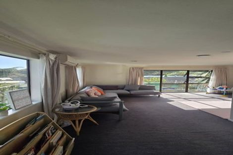 Photo of property in 6 Ruth Grove, Karori, Wellington, 6012