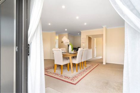 Photo of property in 5 Mcwhirters Farm Lane, Massey, Auckland, 0614