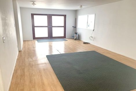 Photo of property in 9 Cheryl Place, Hillcrest, Auckland, 0627