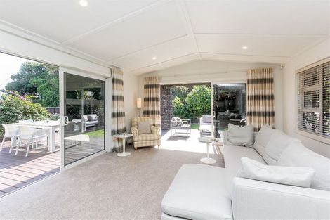 Photo of property in 15 Adam Lile Drive, Highlands Park, New Plymouth, 4312