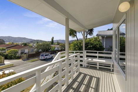 Photo of property in 43 Holland Street, Wainuiomata, Lower Hutt, 5014