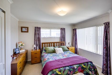 Photo of property in 17 Sloane Place, Taradale, Napier, 4112