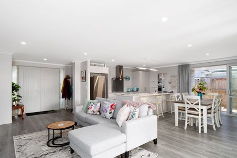 Photo of property in 124 Puhirake Crescent, Pyes Pa, Tauranga, 3112