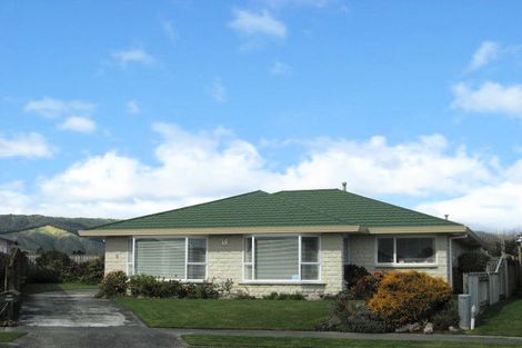 Photo of property in 8 Aitchison Place, Levin, 5510