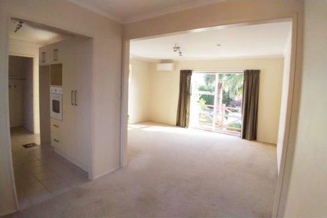 Photo of property in 2/26a Sunnynook Road, Sunnynook, Auckland, 0620